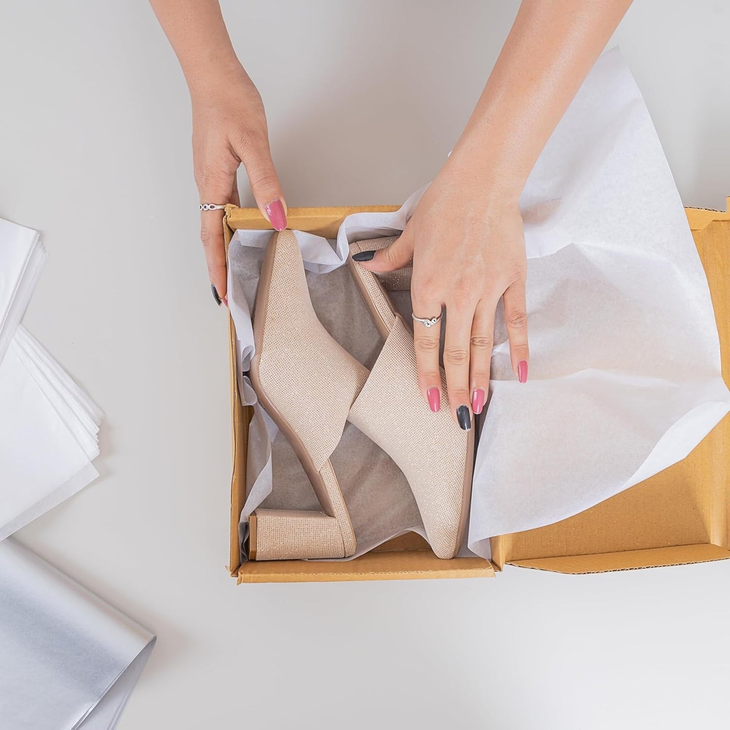 White Tissue Paper Bulk - 20 x 30 Inch, 300 Sheets - Acid Free for Gift Bags, Packaging, Wrapping, Crafts, Wedding Decor